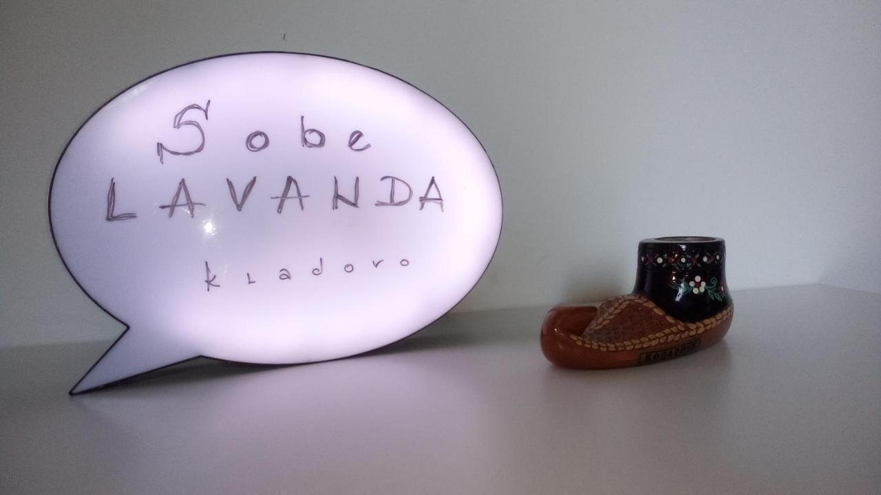Soba Lavanda Кладово Екстериор снимка